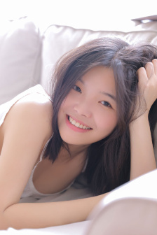年轻善良的嫂子在线