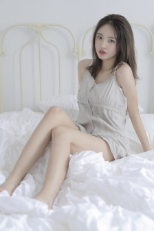 客厅乱H伦亲女小说